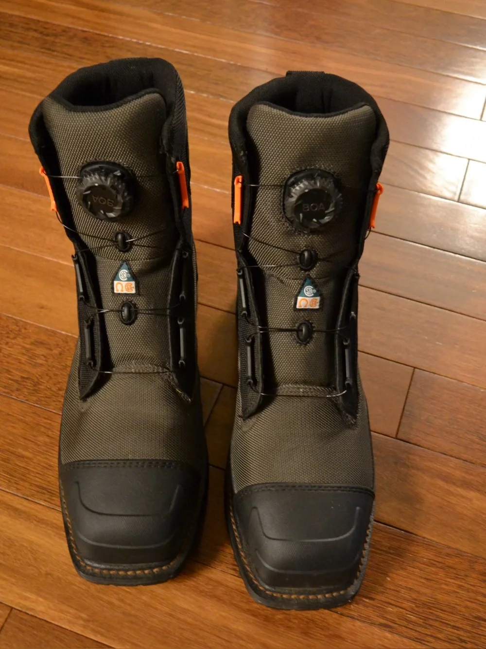 Ariat Men's RigTEK Wildcat BOA 8 Waterproof Wide square Toe Boots Size 10 D